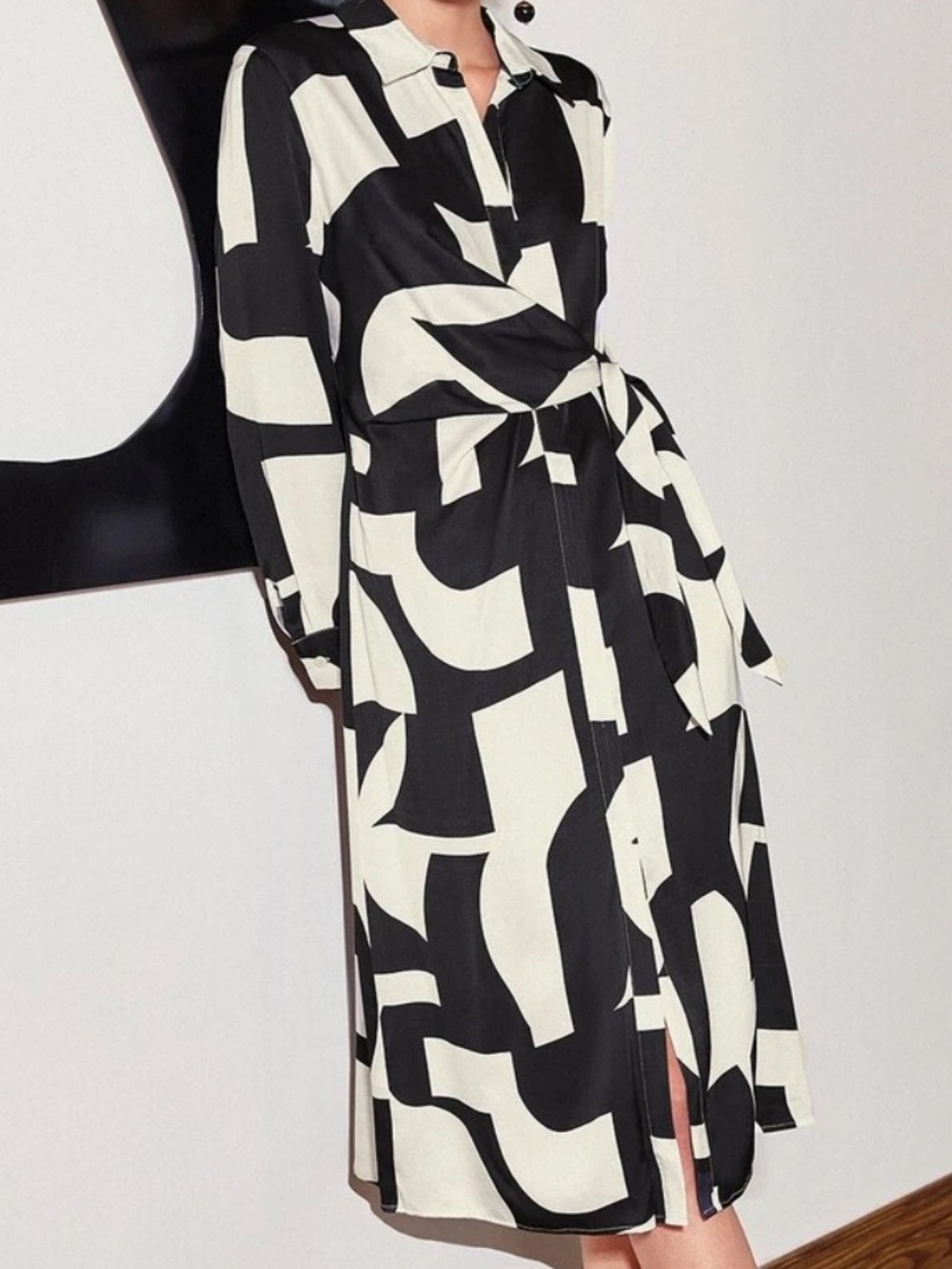 🖤🤍Motif Dress - Picture 7 of 8
